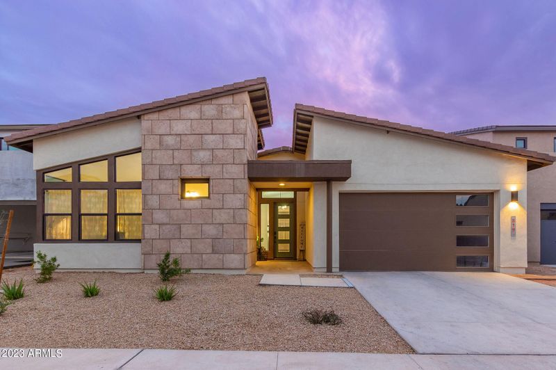 819 E Buist Ave, Phoenix, AZ 85042