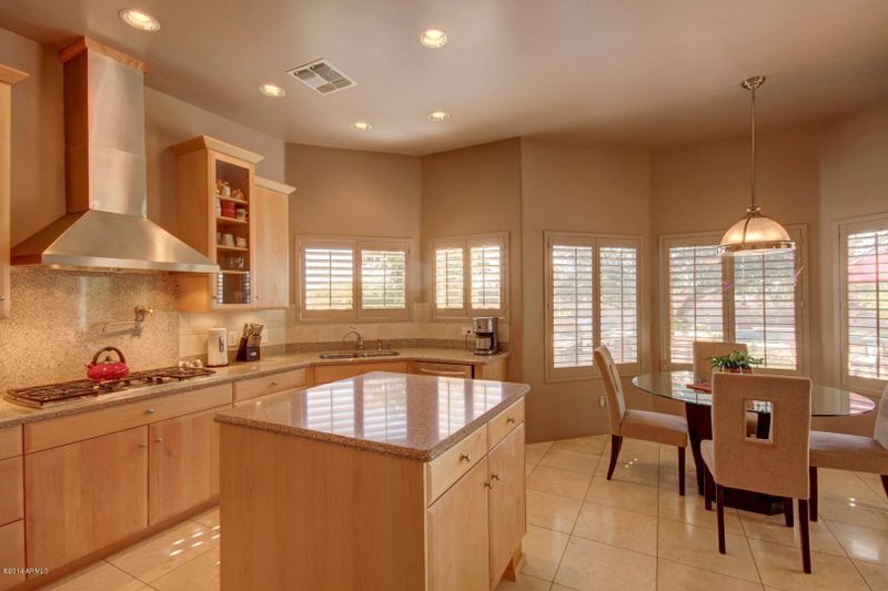 819 E Joy Ranch Rd, Phoenix, AZ 85086