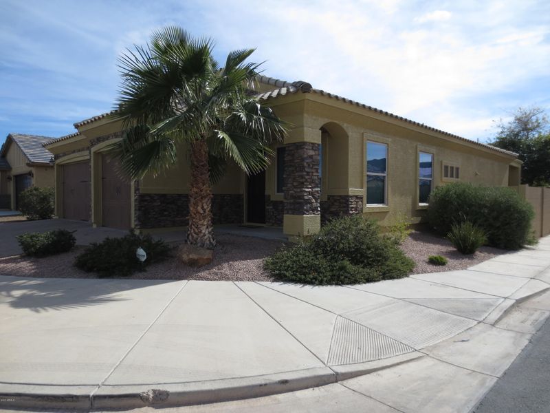 819 W Caldwell St, Phoenix, AZ 85041