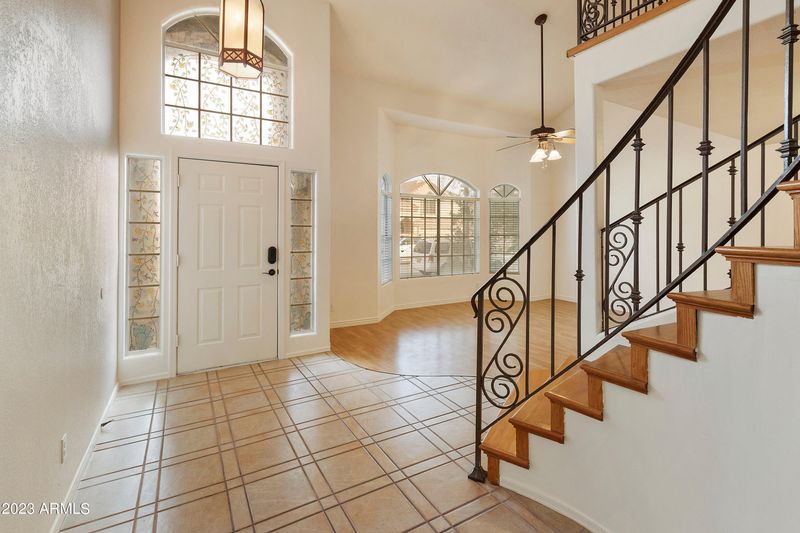 819 W Sherri Dr, Gilbert, AZ 85233