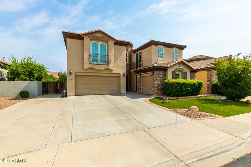 820 E Canyon Way, Chandler, AZ 85249