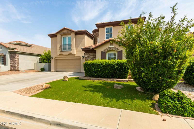 820 E Canyon Way, Chandler, AZ 85249