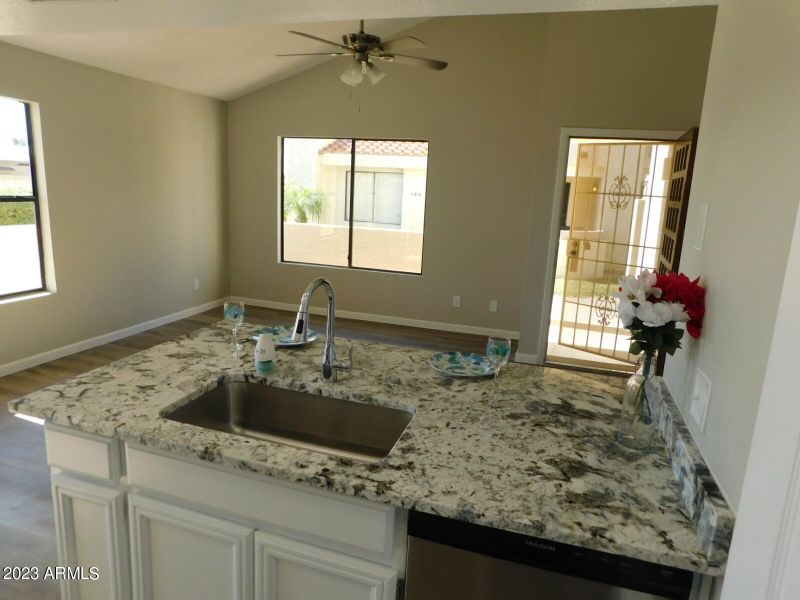 820 E Morningside Dr, Phoenix, AZ 85022