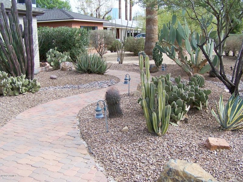 820 W Avalon Dr, Phoenix, AZ 85013