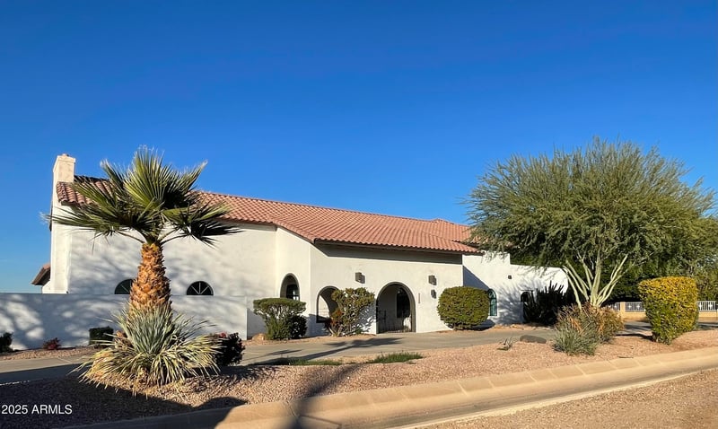 8200 Orangewood Ave, Glendale, AZ 85303