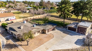 8201 Country Gables Dr, Peoria, AZ 85381