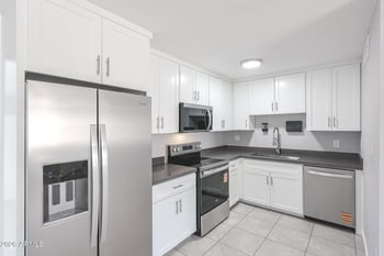 8201 Earll Dr, Phoenix, AZ 85033