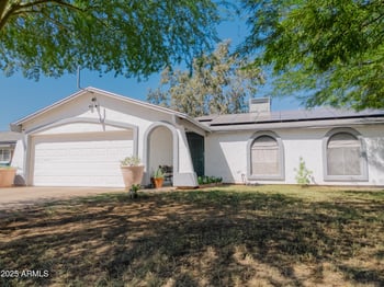 8202 Hazelwood St, Phoenix, AZ 85033