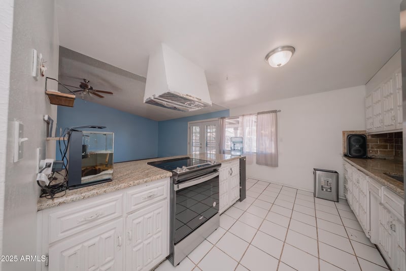 8202 Hazelwood St, Phoenix, AZ 85033