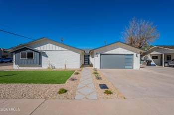 8202 Mackenzie Dr, Scottsdale, AZ 85251