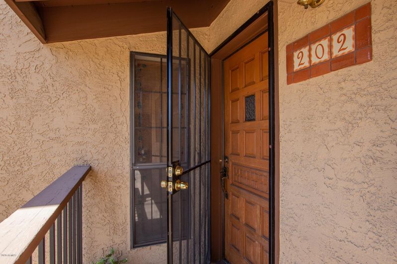 8202 N 21st Dr #B202, Phoenix, AZ 85021