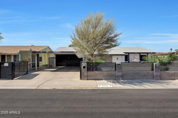 8202 Turney Ave, Phoenix, AZ 85033