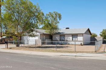 8202 W Highland Ave, Phoenix, AZ 85033