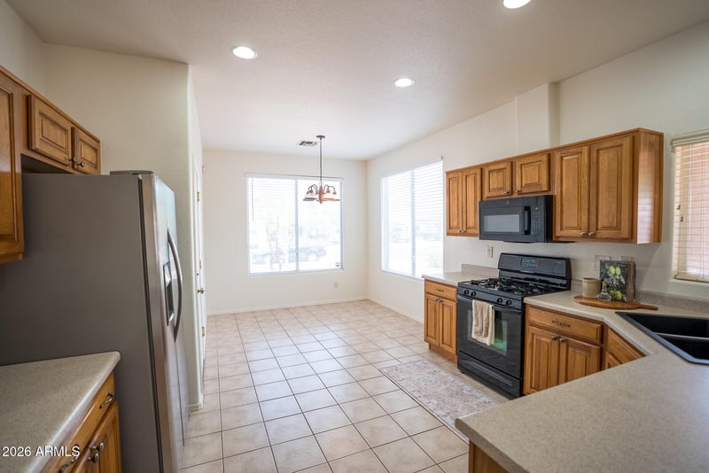 8203 Tonto Ln, Peoria, AZ 85382