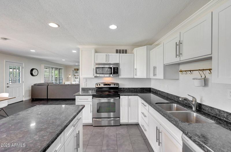 8204 E Turney Ave, Scottsdale, AZ 85251