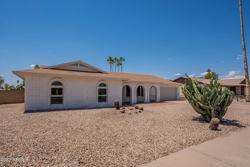8204 N 47th Dr, Glendale, AZ 85302
