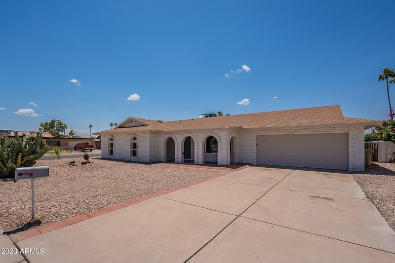 8204 N 47th Dr, Glendale, AZ 85302