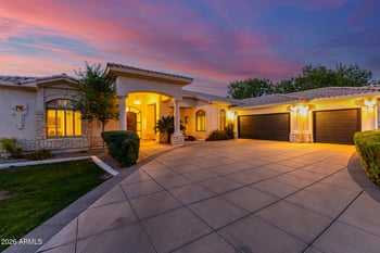 8204 Homestead Ln, Tempe, AZ 85284