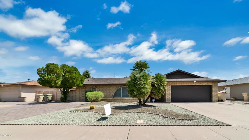 8207 N 51st Dr, Glendale, AZ 85302