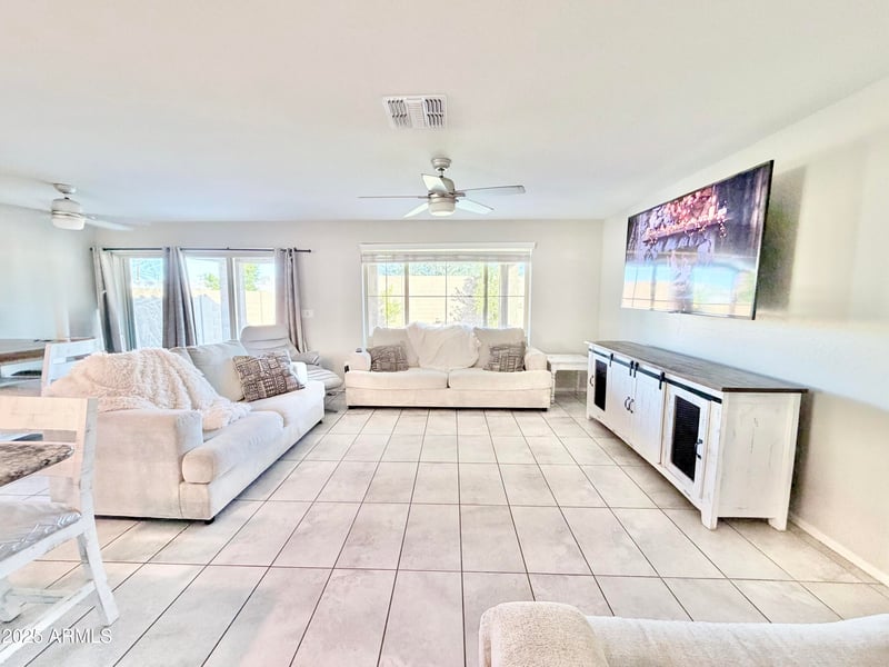 8208 Sands Rd, Glendale, AZ 85303