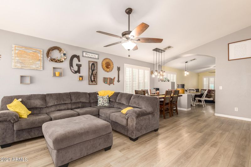 8209 W Pontiac Dr, Peoria, AZ 85382