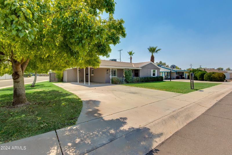 821 E Cavalier Dr, Phoenix, AZ 85014