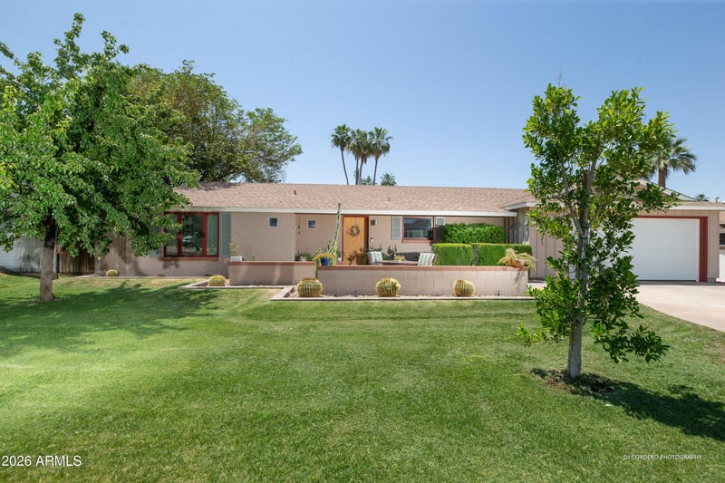 821 E Desert Park Ln, Phoenix, AZ 85020