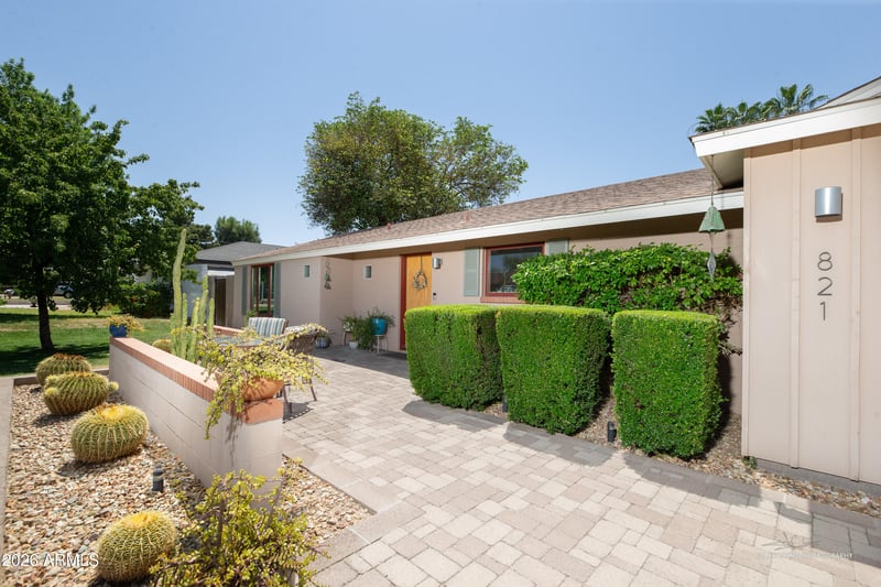 821 E Desert Park Ln, Phoenix, AZ 85020