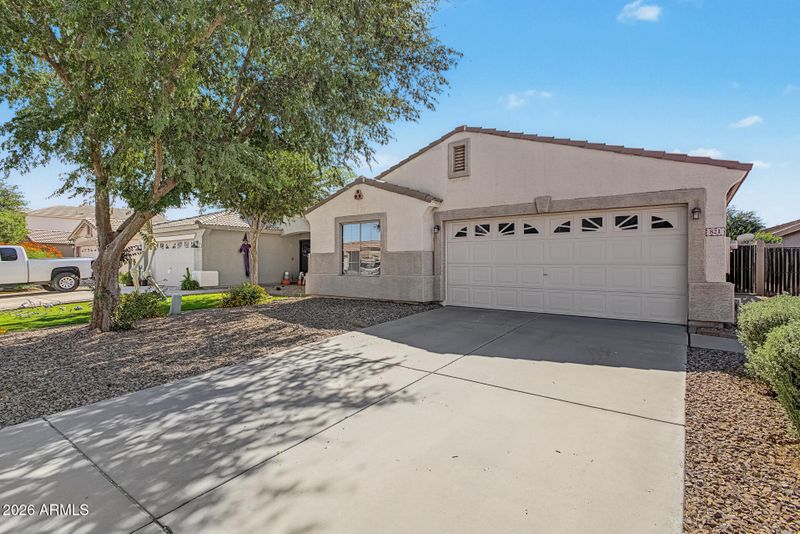821 E Nardini St, San Tan Valley, AZ 85140