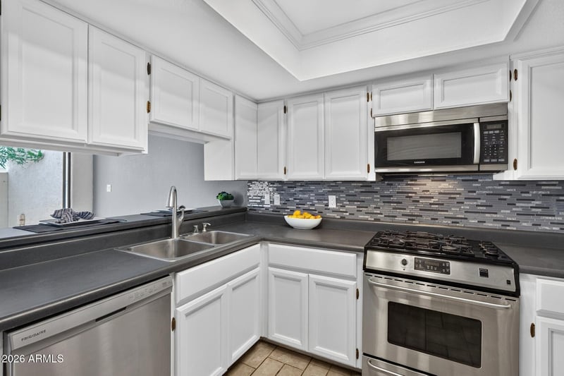 821 E Redondo Dr, Tempe, AZ 85282