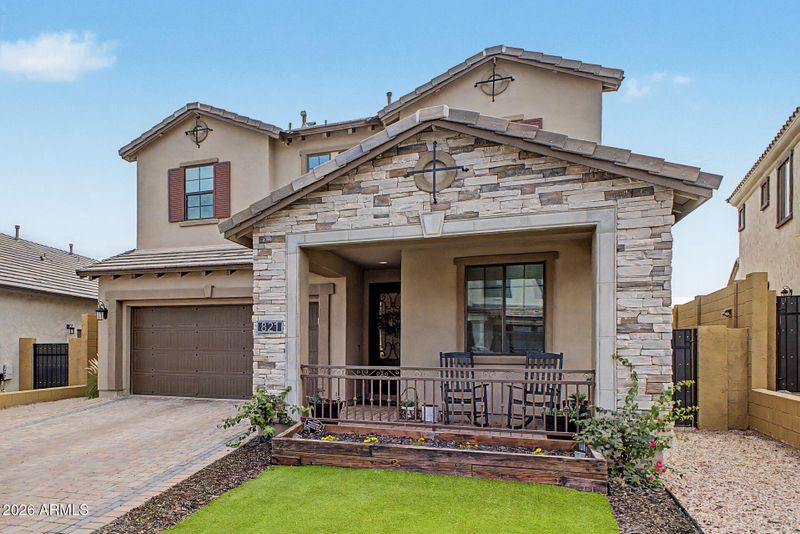 821 E Silver Fox Way, Phoenix, AZ 85048