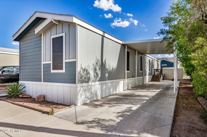 821 Kachina Trl, Phoenix, AZ 85040