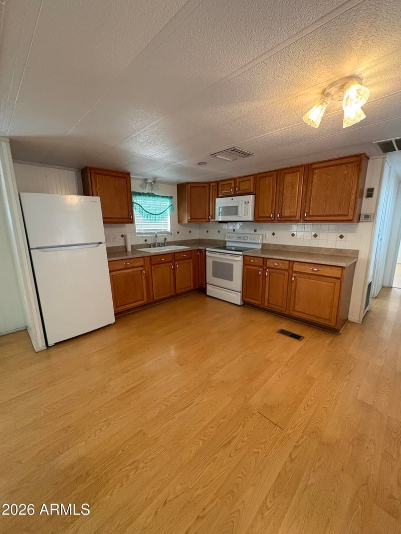 821 W Buist Ave, Phoenix, AZ 85041