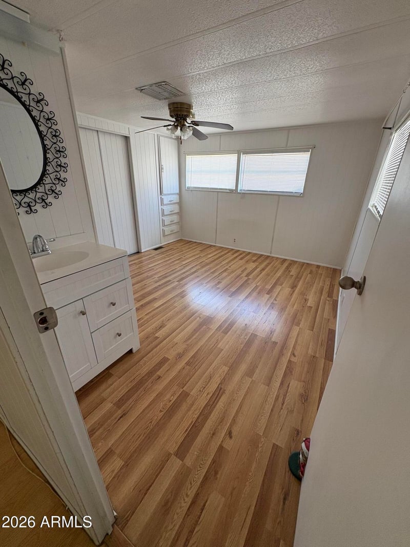 821 W Buist Ave, Phoenix, AZ 85041