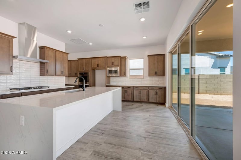 821 W J Waltz Way, Apache Junction, AZ 85120