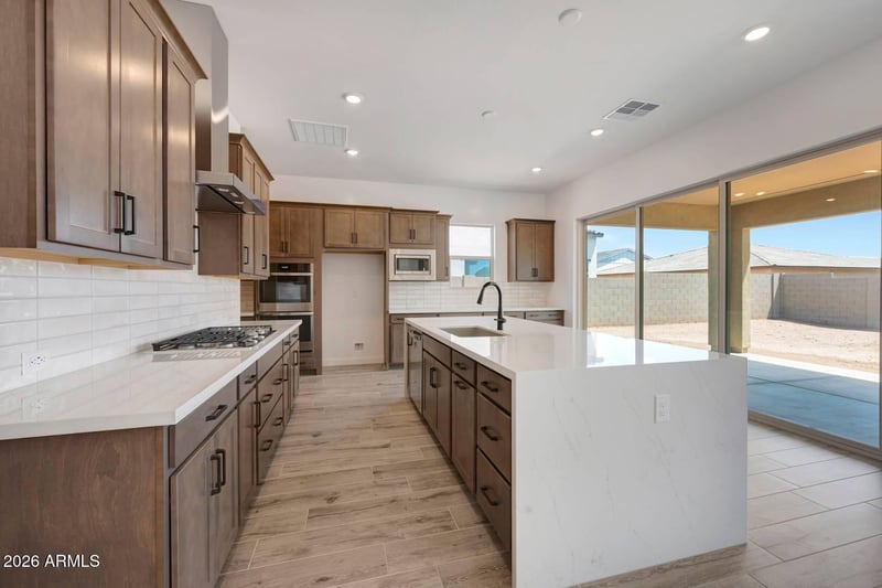 821 W J Waltz Way, Apache Junction, AZ 85120