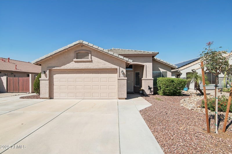 8210 Clara Ln, Peoria, AZ 85382