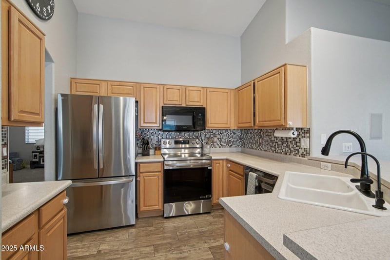 8210 Clara Ln, Peoria, AZ 85382