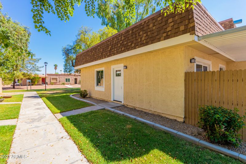 8211 N 33rd Ln, Phoenix, AZ 85051