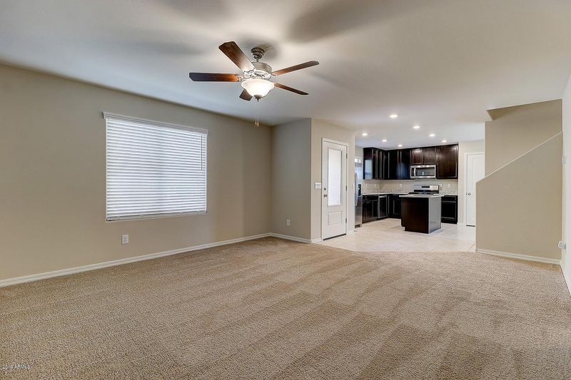 8211 W Albeniz Pl, Phoenix, AZ 85043