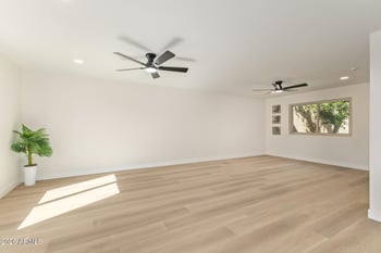 8212 33rd Ave, Phoenix, AZ 85051