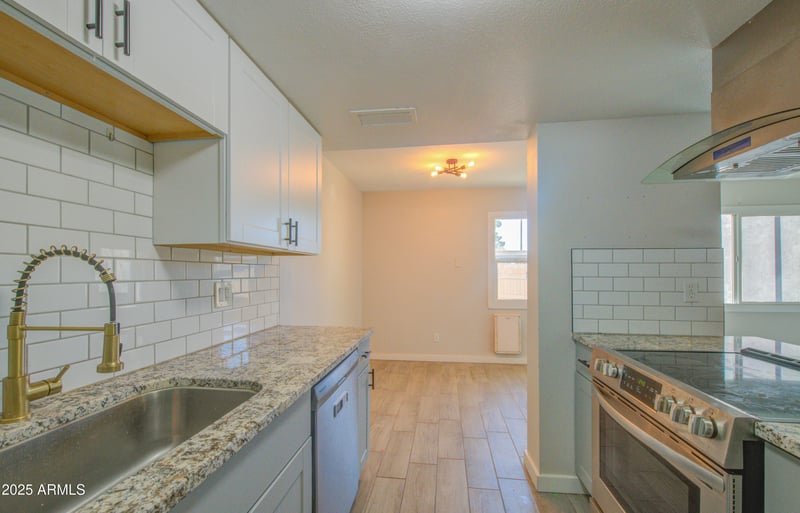 8213 33rd Ln, Phoenix, AZ 85051