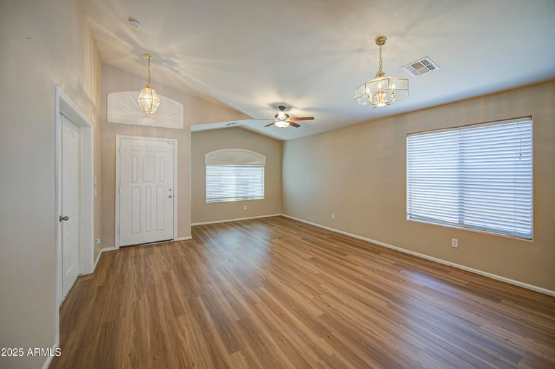 8213 Jenna Ln, Laveen, AZ 85339