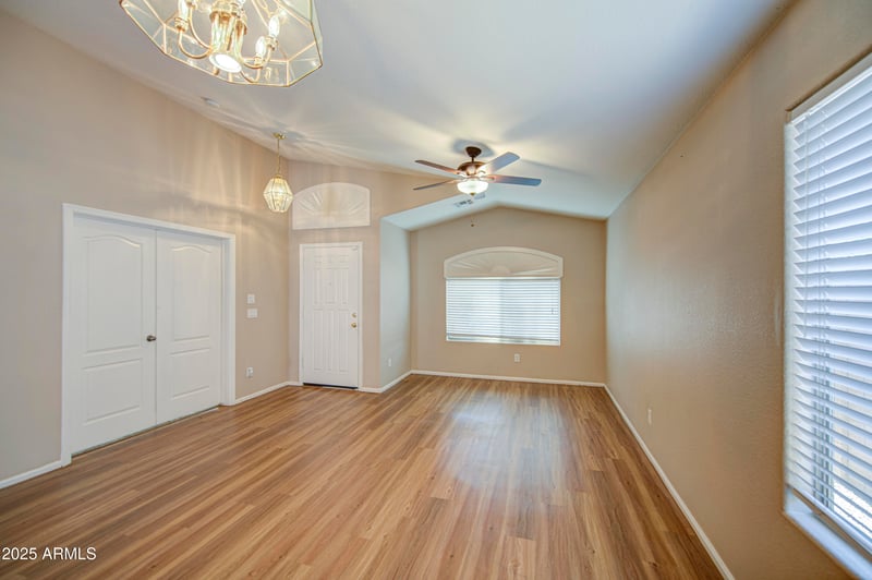 8213 Jenna Ln, Laveen, AZ 85339