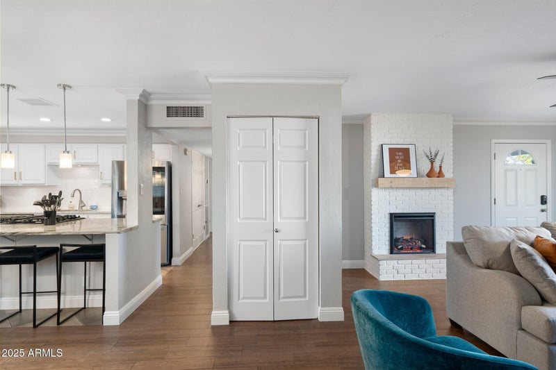 8213 Whitton Ave, Scottsdale, AZ 85251