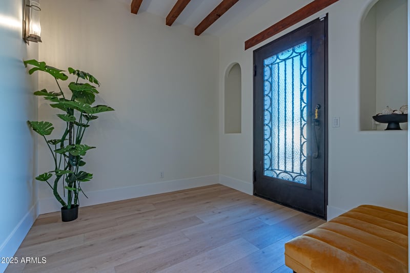 8214 16th St, Phoenix, AZ 85020