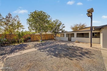 8214 4th Ave, Mesa, AZ 85208