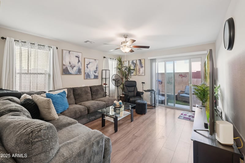 8215 Albeniz Pl, Phoenix, AZ 85043