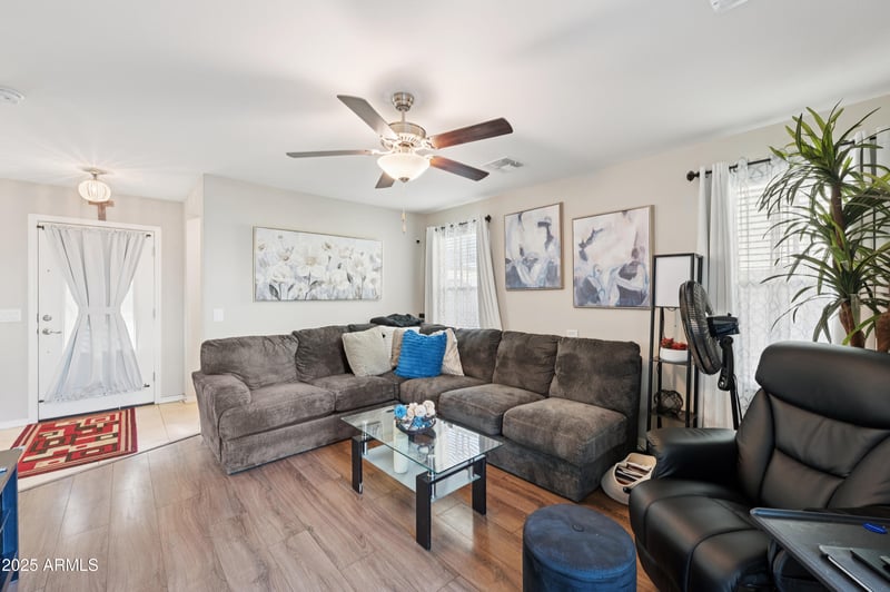 8215 Albeniz Pl, Phoenix, AZ 85043