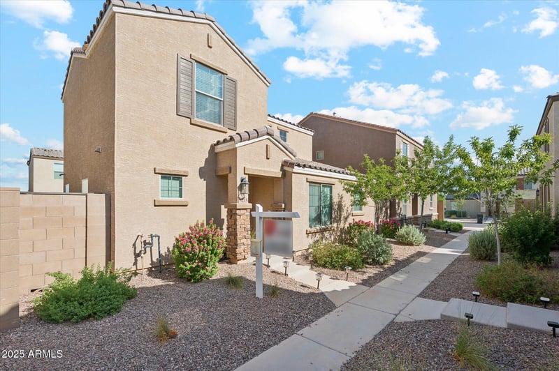 8215 Albeniz Pl, Phoenix, AZ 85043